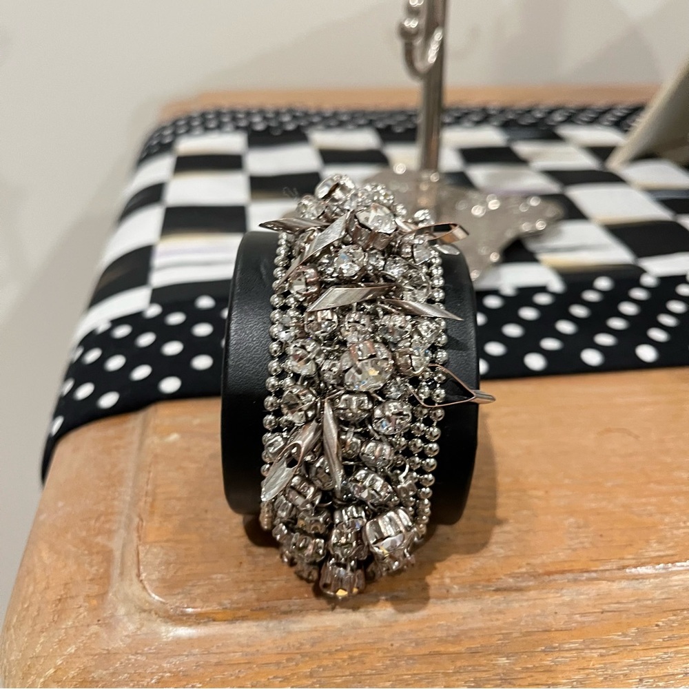 Elegant Silver and Black Women's Bracelet Cuff - Picture 2 of 5